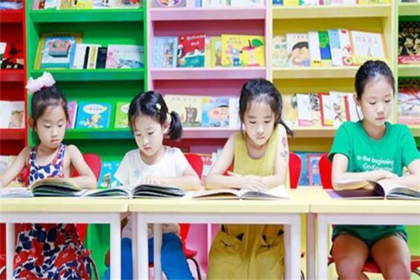 融聚鄰里社區教育 技術推廣服務的創新路徑